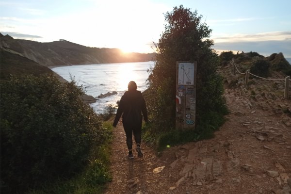 Izquierda hacia el mirador de Algorri inferior