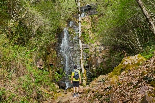 cascada de oinaska